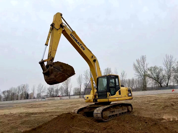 Komatsu 200-8 Excavadora