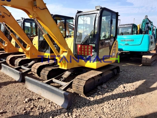 Komatsu PC56 Excavadora