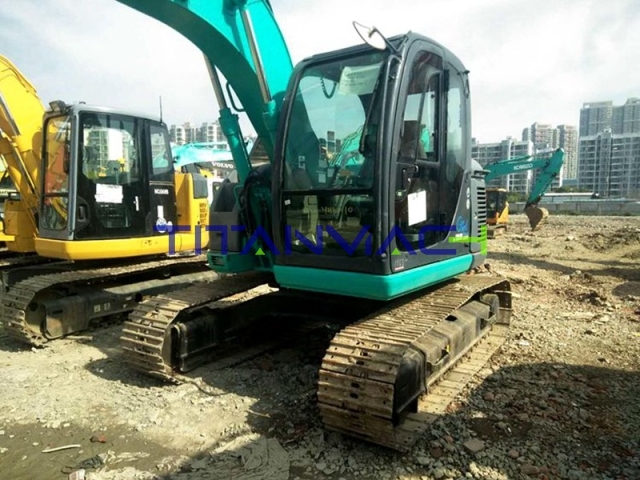 KOBELCO SK135SR Excavadora