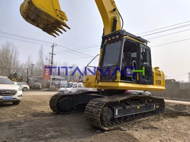 Komatsu PC210LC