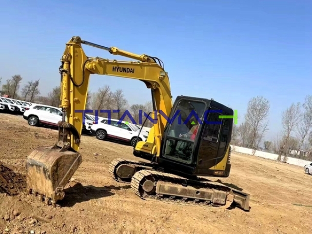 Hyundai R80 used Excavadora