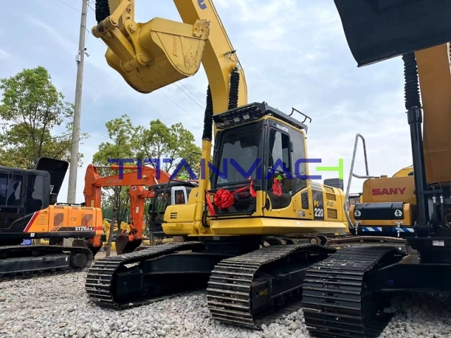 Komatsu PC220-8 Excavadora