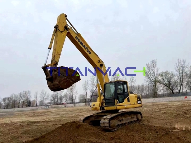 Komatsu 200-8 Excavadora