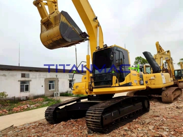 Komatsu PC220-8 Excavadora