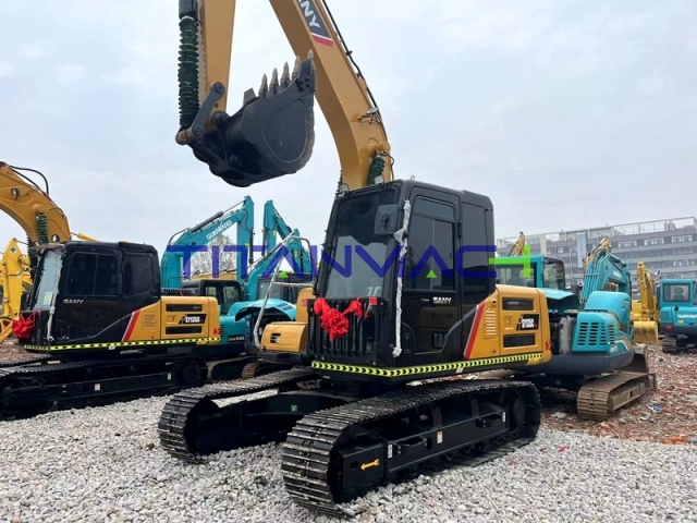 SANY SY135C Excavadora