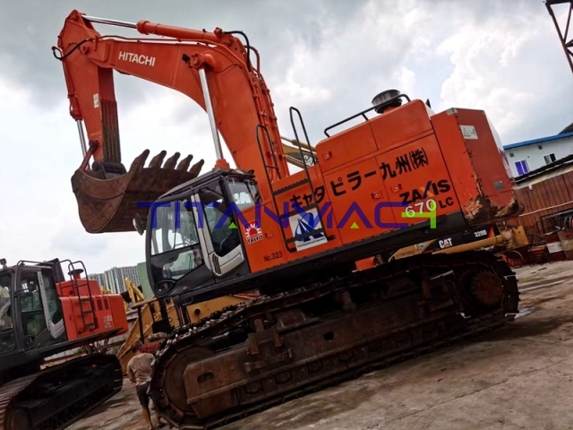 Hitachi ZX670 Excavadora