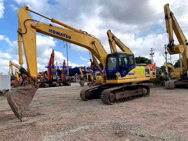 Komatsu PC200-7 Excavadora