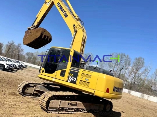 Komatsu PC240-8 Excavadora